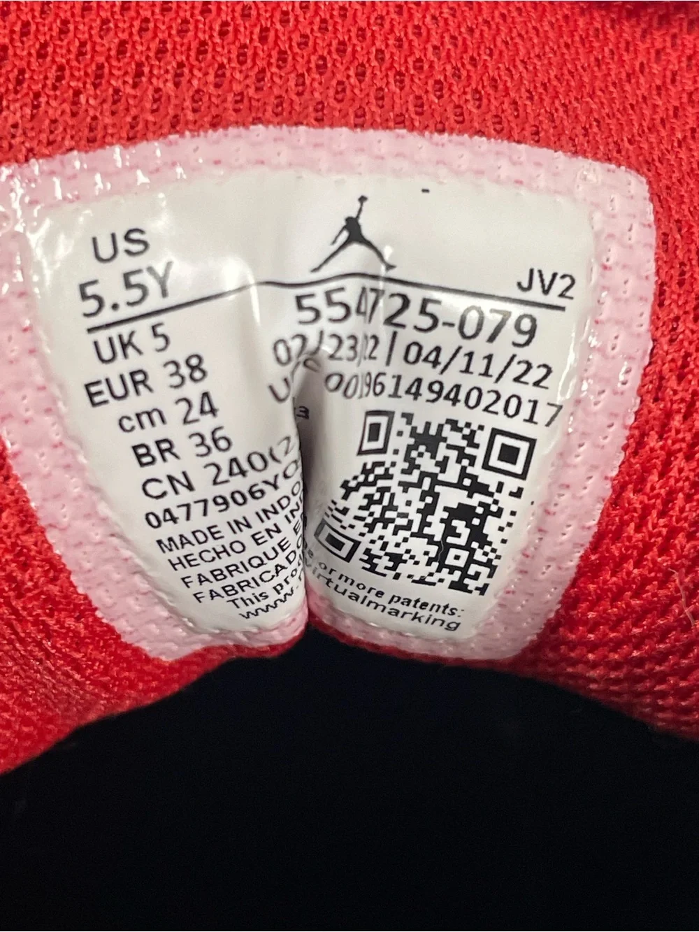 Nike Air Jordan 1 Mid GS 'Bred Toe' 2022 (554725-079) - Size 5.5Y / Women's 7
